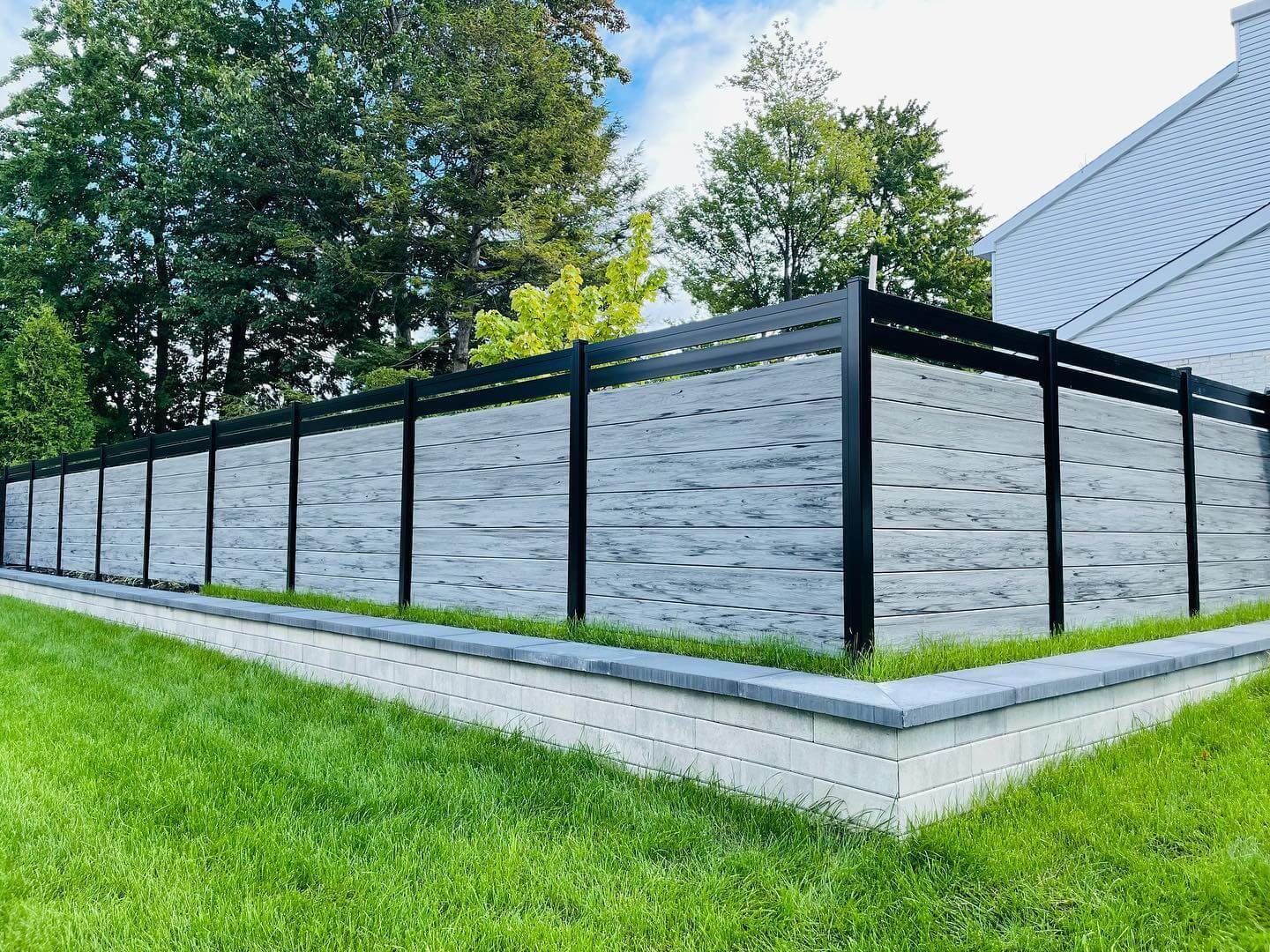 Fence Installation Service in Encino, California